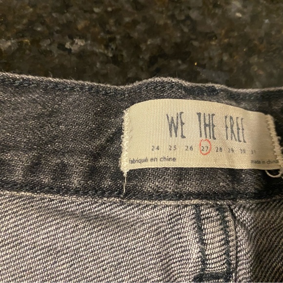 Free People Distressed Shorts Size 27 - Picture 2 of 3